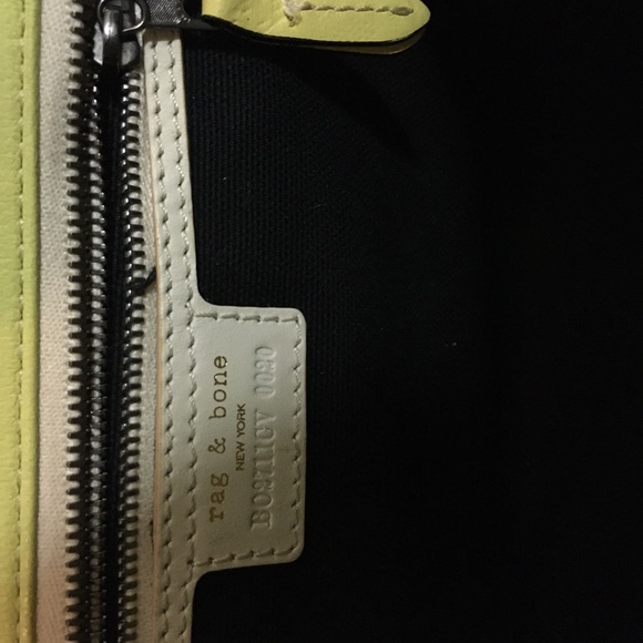 𝚛𝚊𝚐 & 𝚋𝚘𝚗𝚎 mini pilot crossbody bag - Picture 4 of 5